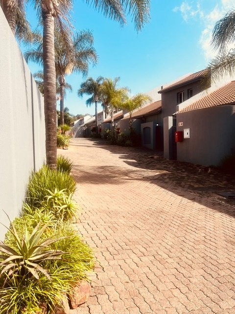 3 Bedroom Property for Sale in Faerie Glen Gauteng