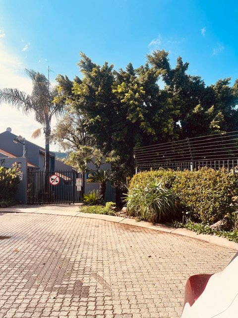 3 Bedroom Property for Sale in Faerie Glen Gauteng