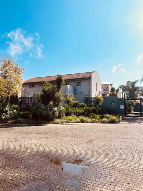 3 Bedroom Property for Sale in Faerie Glen Gauteng