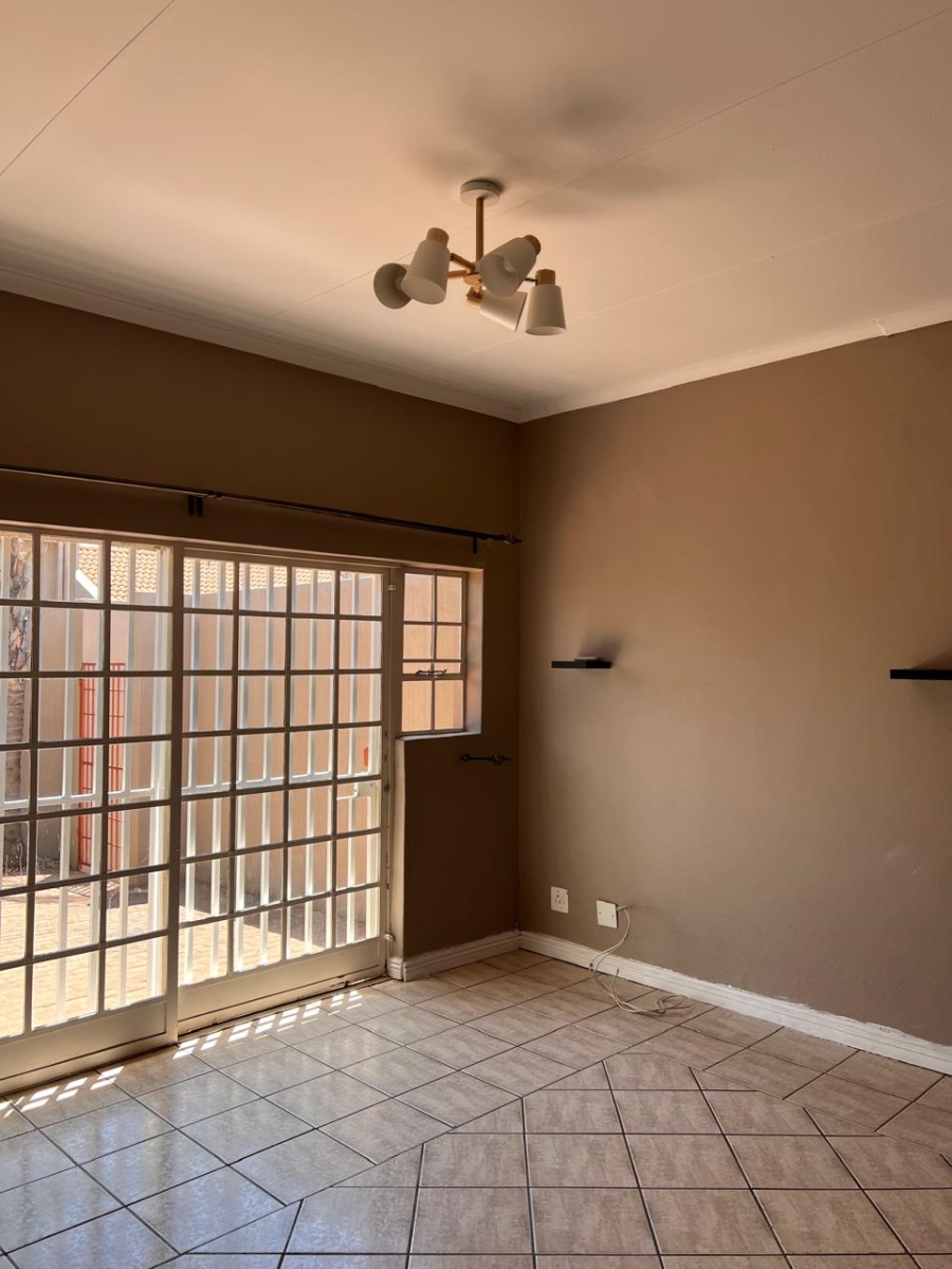 3 Bedroom Property for Sale in Faerie Glen Gauteng
