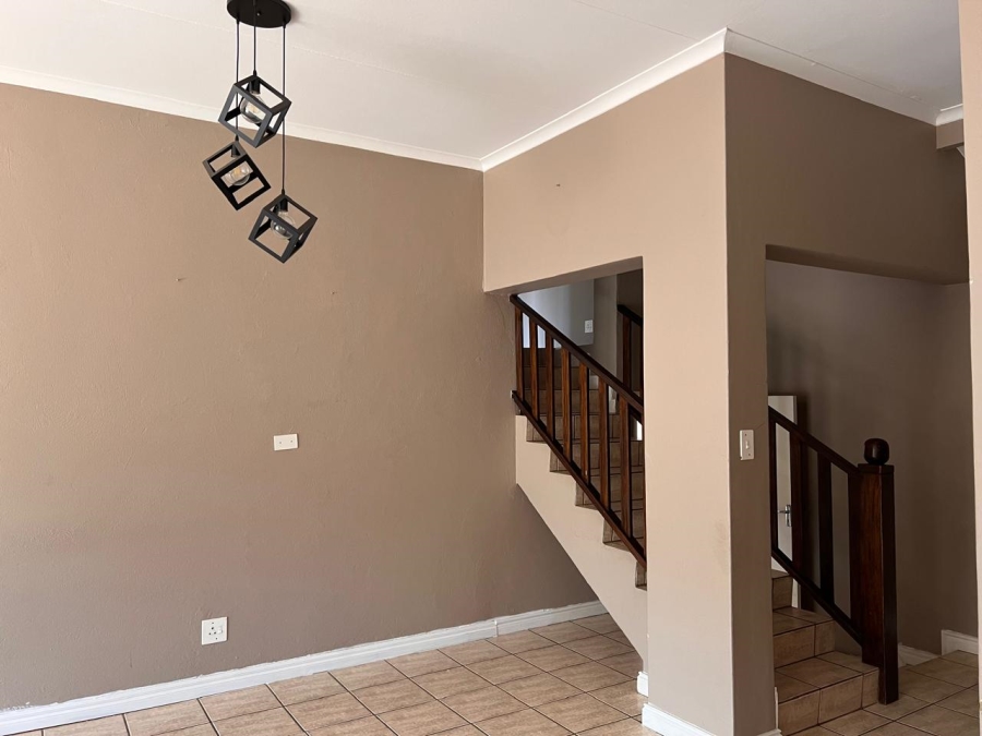 3 Bedroom Property for Sale in Faerie Glen Gauteng