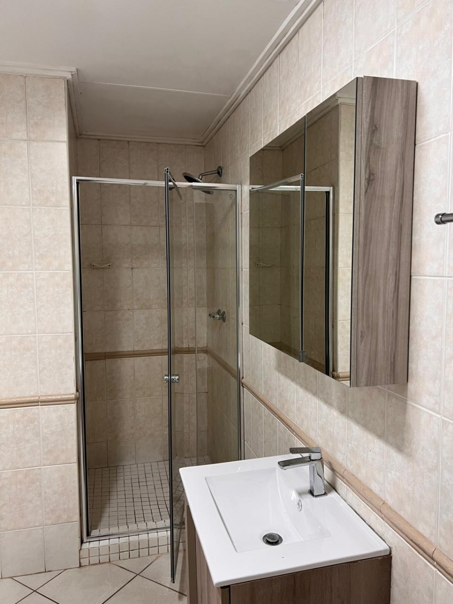 3 Bedroom Property for Sale in Faerie Glen Gauteng