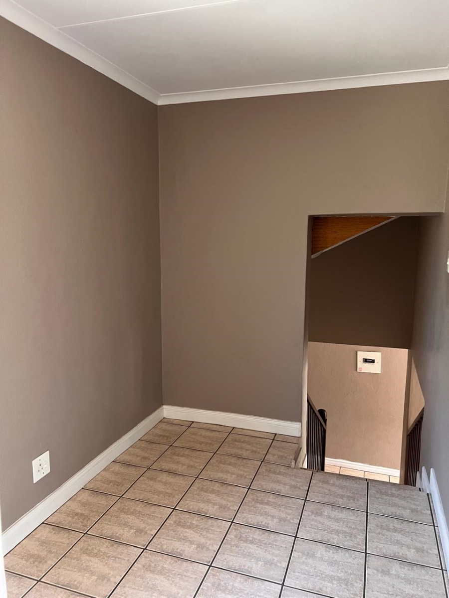 3 Bedroom Property for Sale in Faerie Glen Gauteng