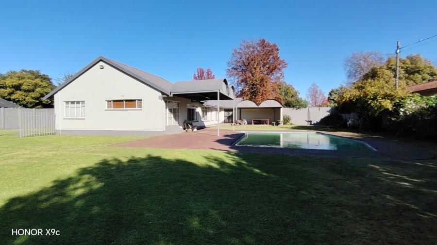4 Bedroom Property for Sale in Meyerton Central Gauteng