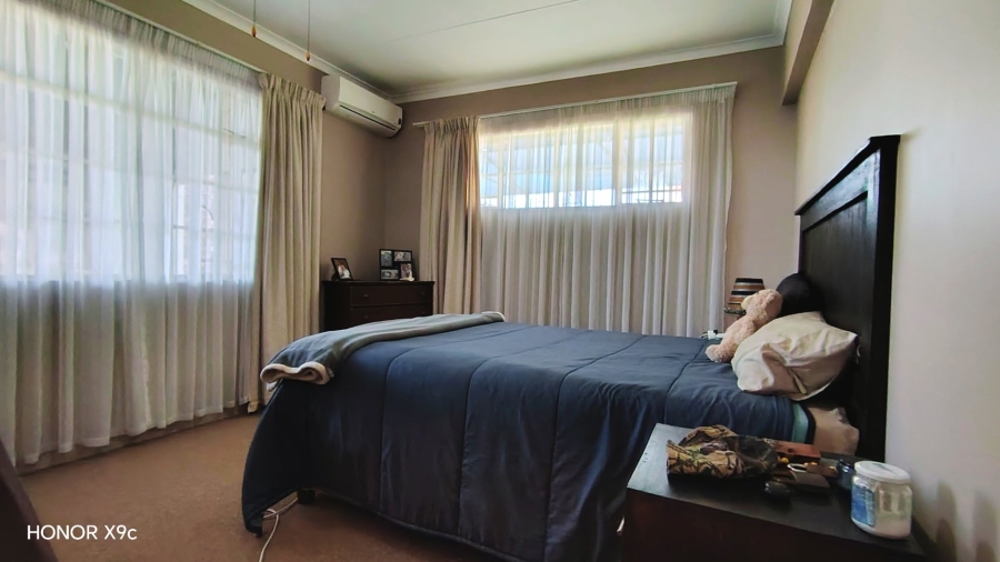 4 Bedroom Property for Sale in Meyerton Central Gauteng