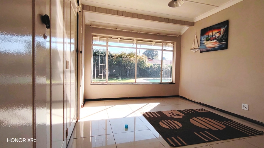 4 Bedroom Property for Sale in Meyerton Central Gauteng
