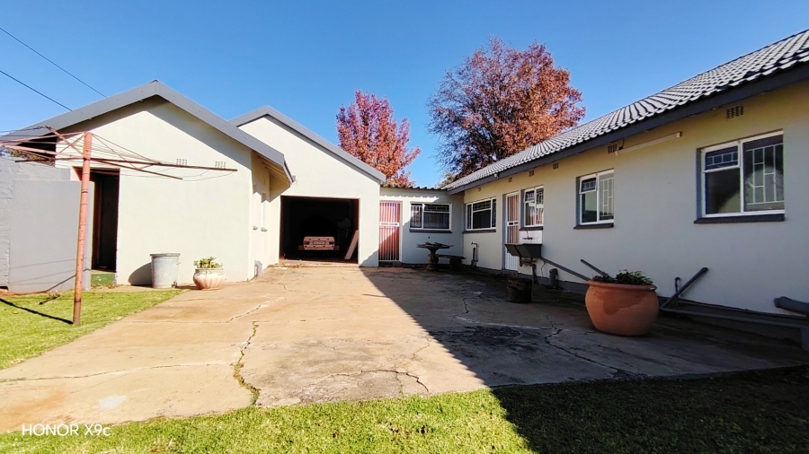 4 Bedroom Property for Sale in Meyerton Central Gauteng