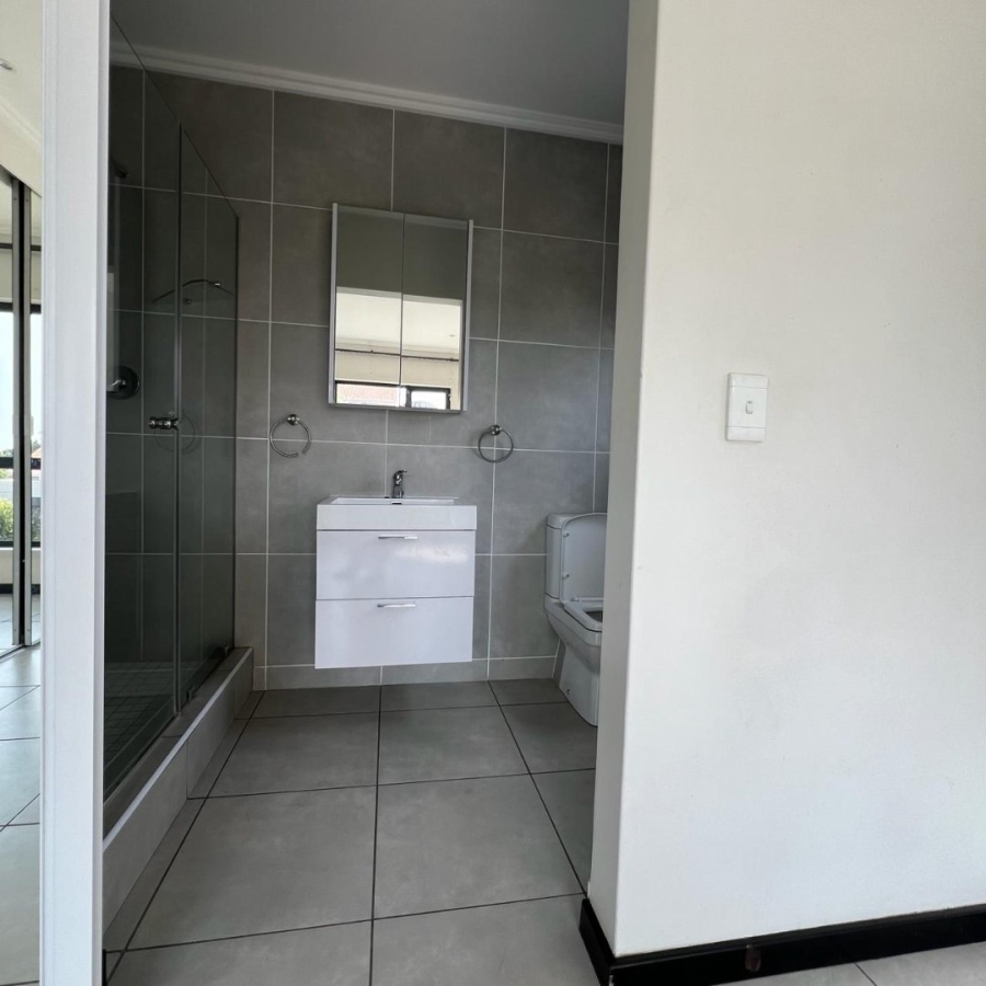 2 Bedroom Property for Sale in Lonehill Gauteng
