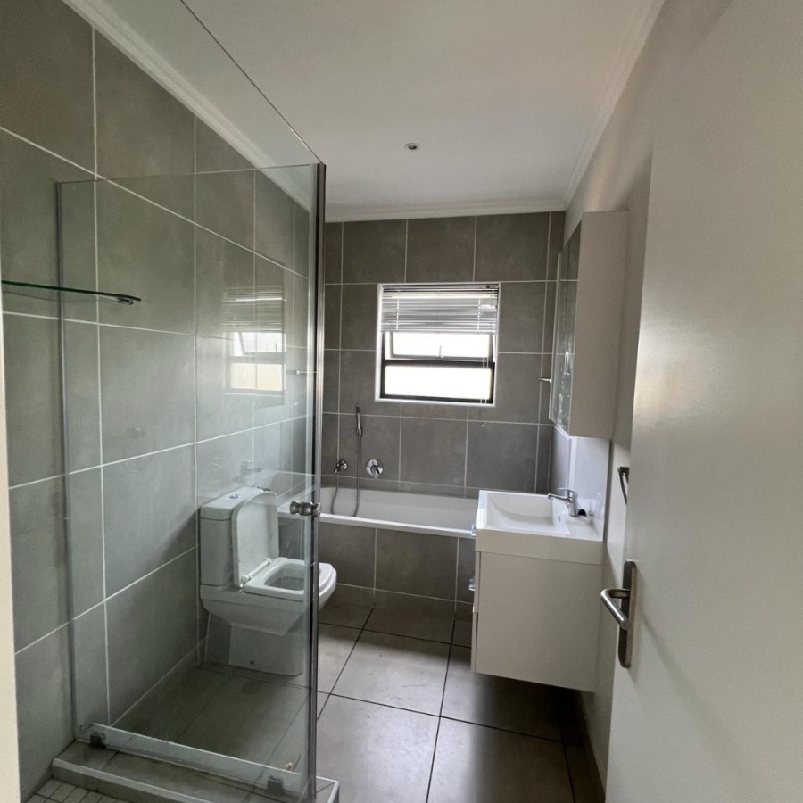 2 Bedroom Property for Sale in Lonehill Gauteng