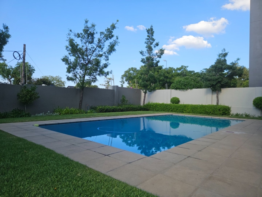 2 Bedroom Property for Sale in Lonehill Gauteng