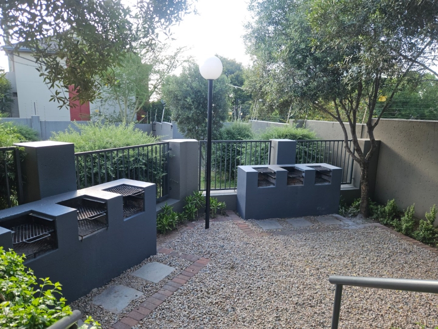 2 Bedroom Property for Sale in Lonehill Gauteng