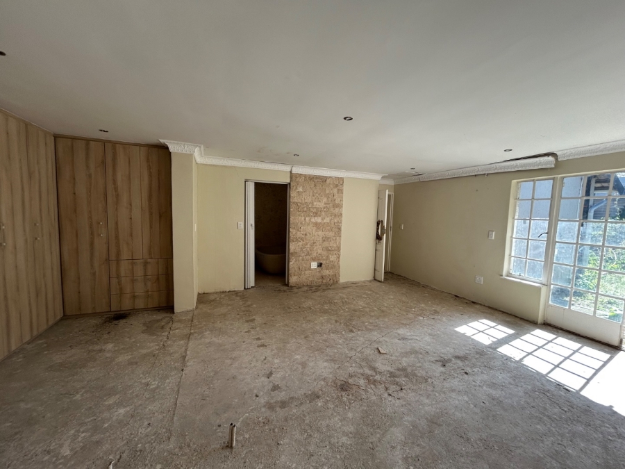 4 Bedroom Property for Sale in Vorna Valley Gauteng