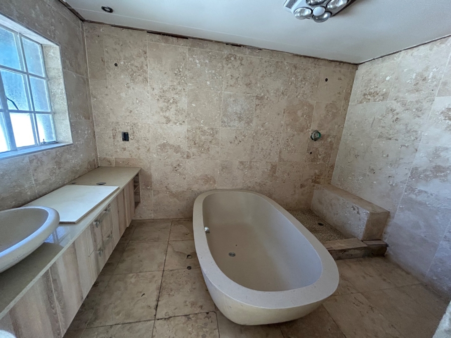 4 Bedroom Property for Sale in Vorna Valley Gauteng