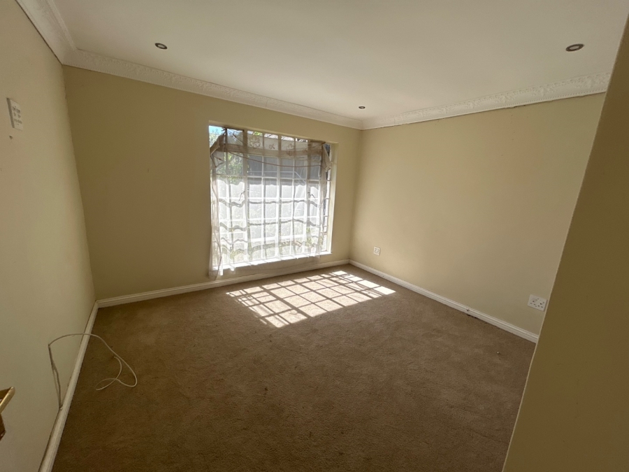 4 Bedroom Property for Sale in Vorna Valley Gauteng