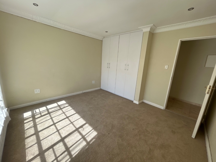 4 Bedroom Property for Sale in Vorna Valley Gauteng