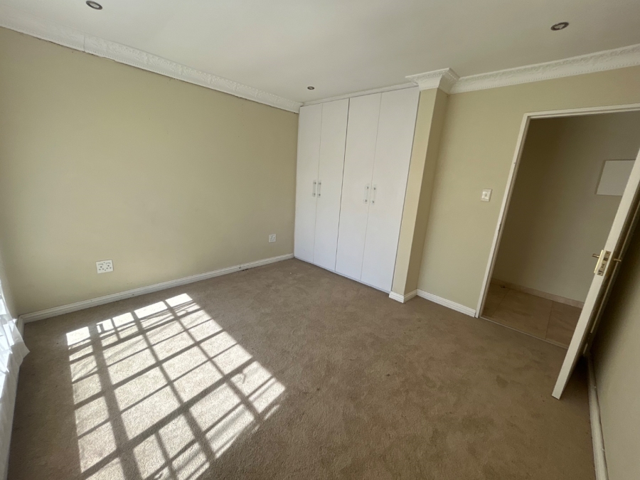 4 Bedroom Property for Sale in Vorna Valley Gauteng