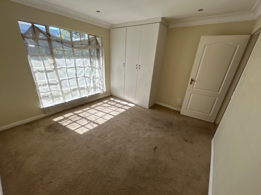 4 Bedroom Property for Sale in Vorna Valley Gauteng