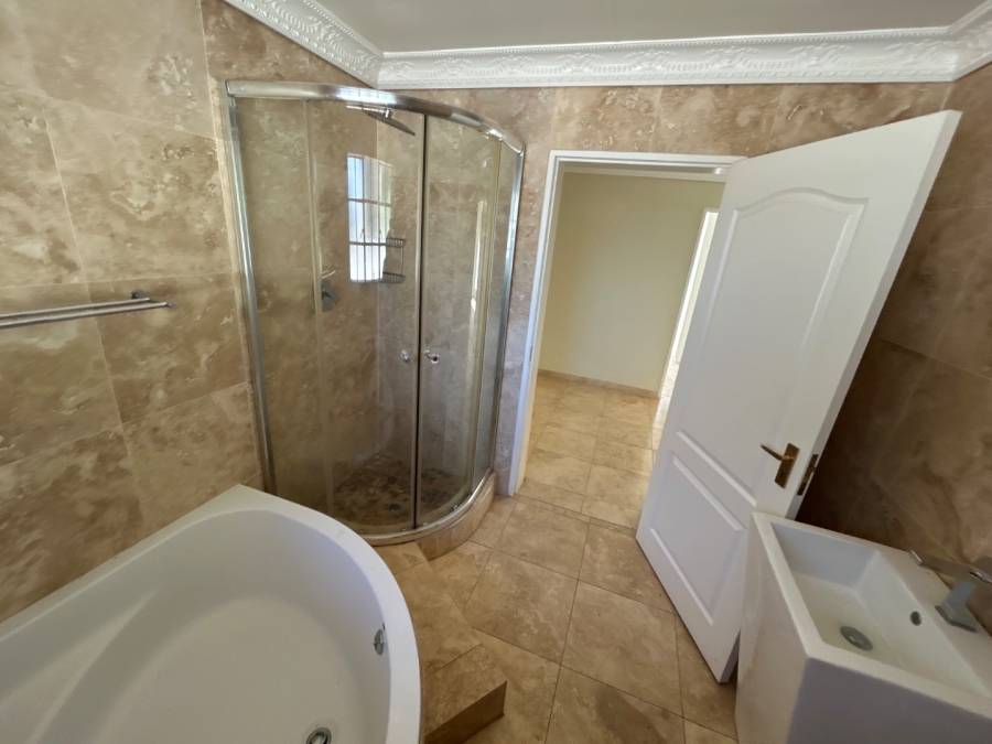 4 Bedroom Property for Sale in Vorna Valley Gauteng