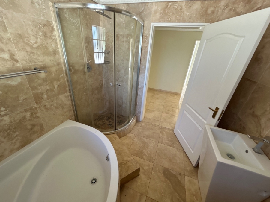 4 Bedroom Property for Sale in Vorna Valley Gauteng