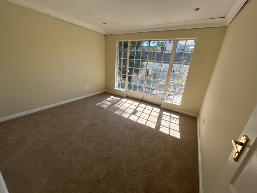 4 Bedroom Property for Sale in Vorna Valley Gauteng