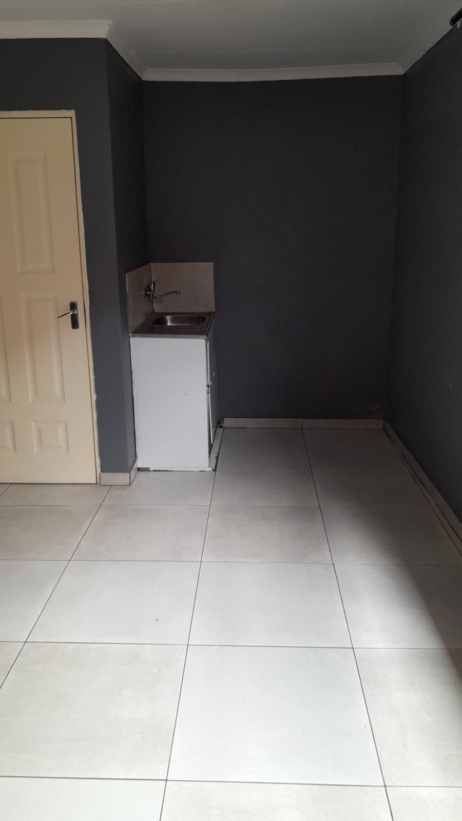 To Let 1 Bedroom Property for Rent in Windmill Park Gauteng