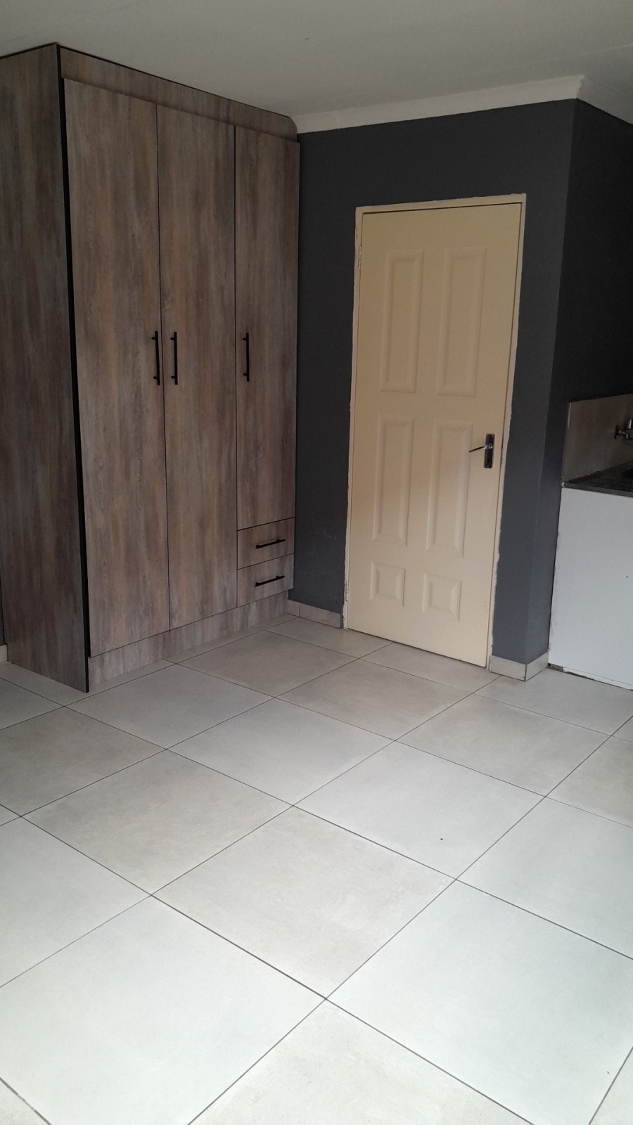 To Let 1 Bedroom Property for Rent in Windmill Park Gauteng
