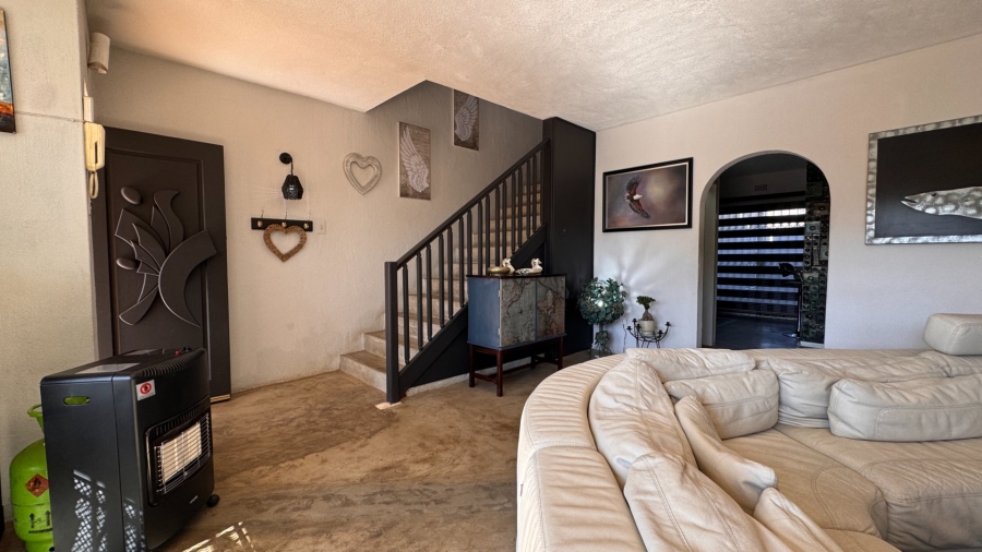 3 Bedroom Property for Sale in Three Rivers Proper Gauteng
