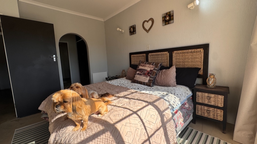 3 Bedroom Property for Sale in Three Rivers Proper Gauteng