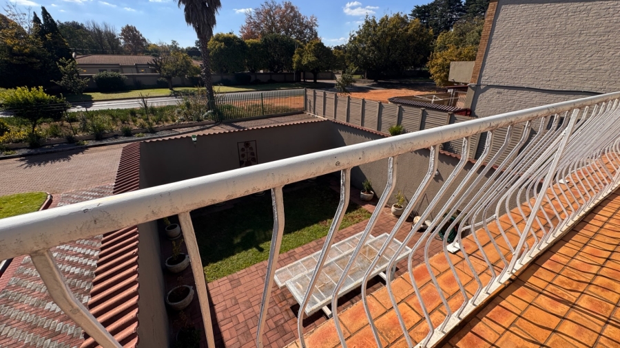 3 Bedroom Property for Sale in Three Rivers Proper Gauteng
