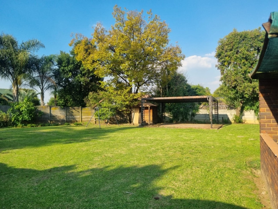 4 Bedroom Property for Sale in Van Riebeeck Park Gauteng