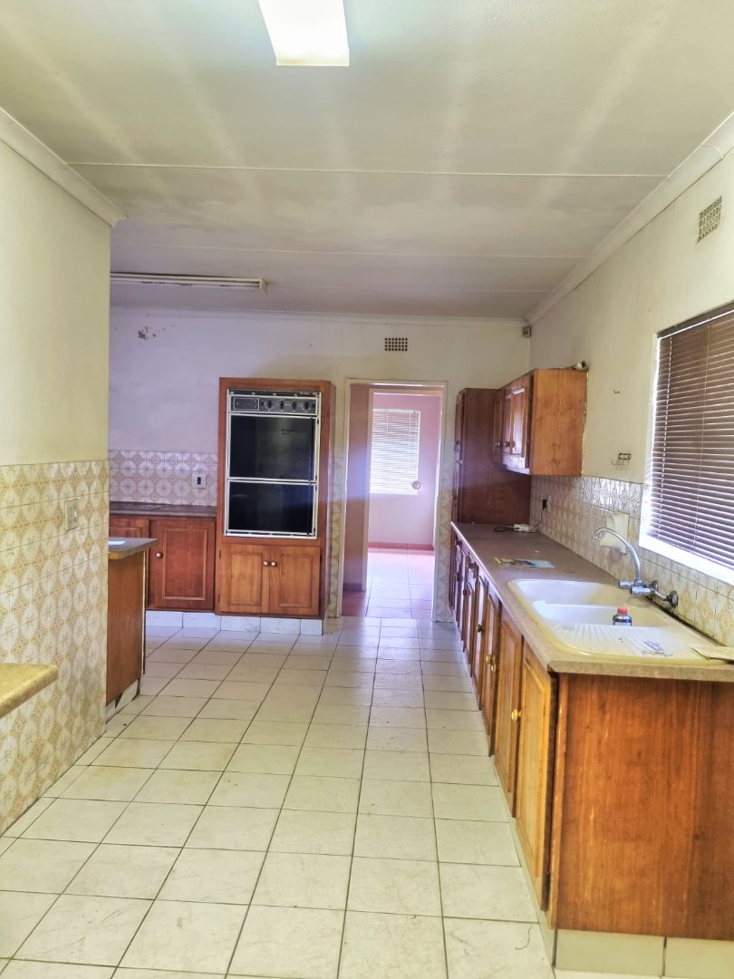 4 Bedroom Property for Sale in Van Riebeeck Park Gauteng