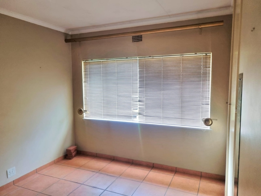 4 Bedroom Property for Sale in Van Riebeeck Park Gauteng