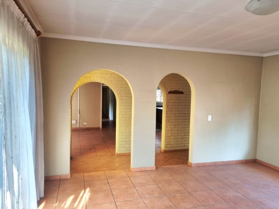 4 Bedroom Property for Sale in Van Riebeeck Park Gauteng