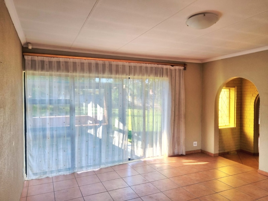 4 Bedroom Property for Sale in Van Riebeeck Park Gauteng