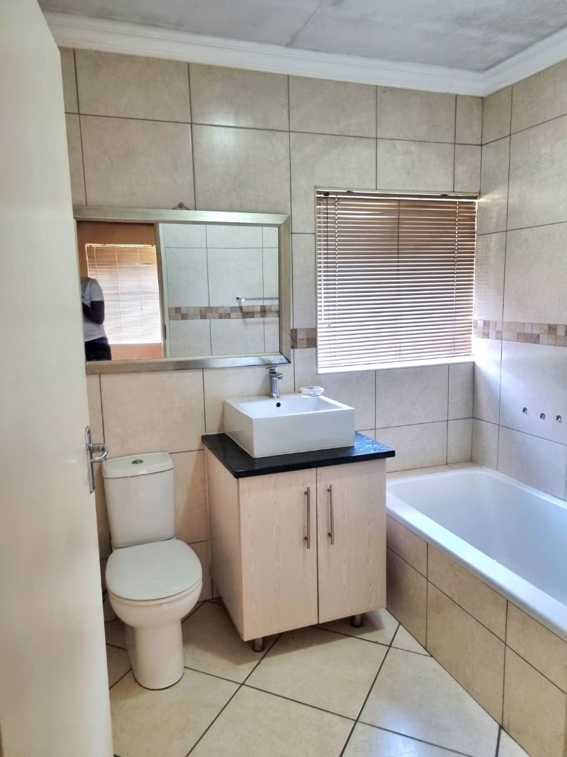 4 Bedroom Property for Sale in Van Riebeeck Park Gauteng