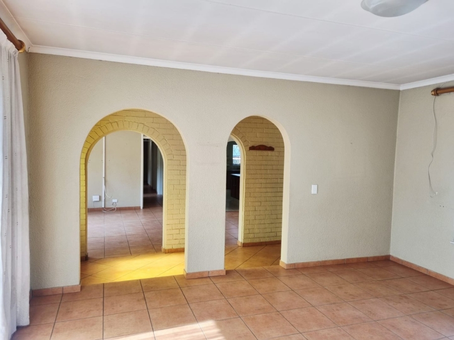 4 Bedroom Property for Sale in Van Riebeeck Park Gauteng