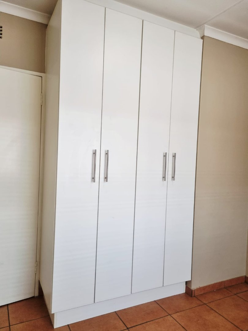 4 Bedroom Property for Sale in Van Riebeeck Park Gauteng