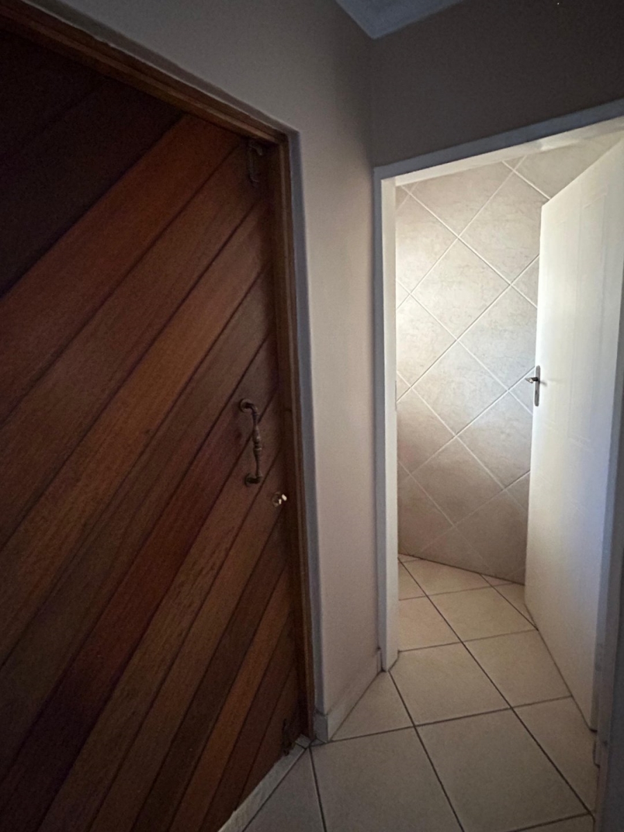 4 Bedroom Property for Sale in Faerie Glen Gauteng