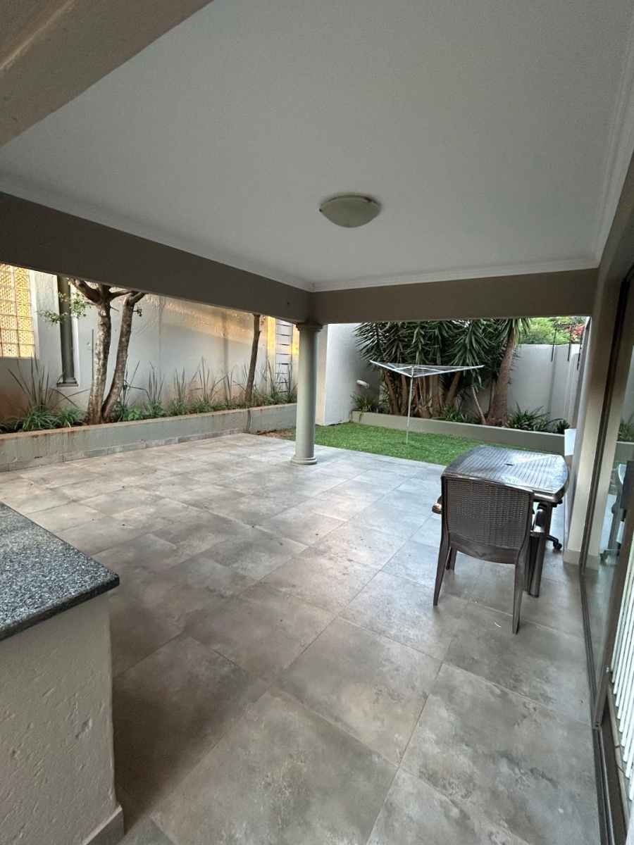 4 Bedroom Property for Sale in Faerie Glen Gauteng