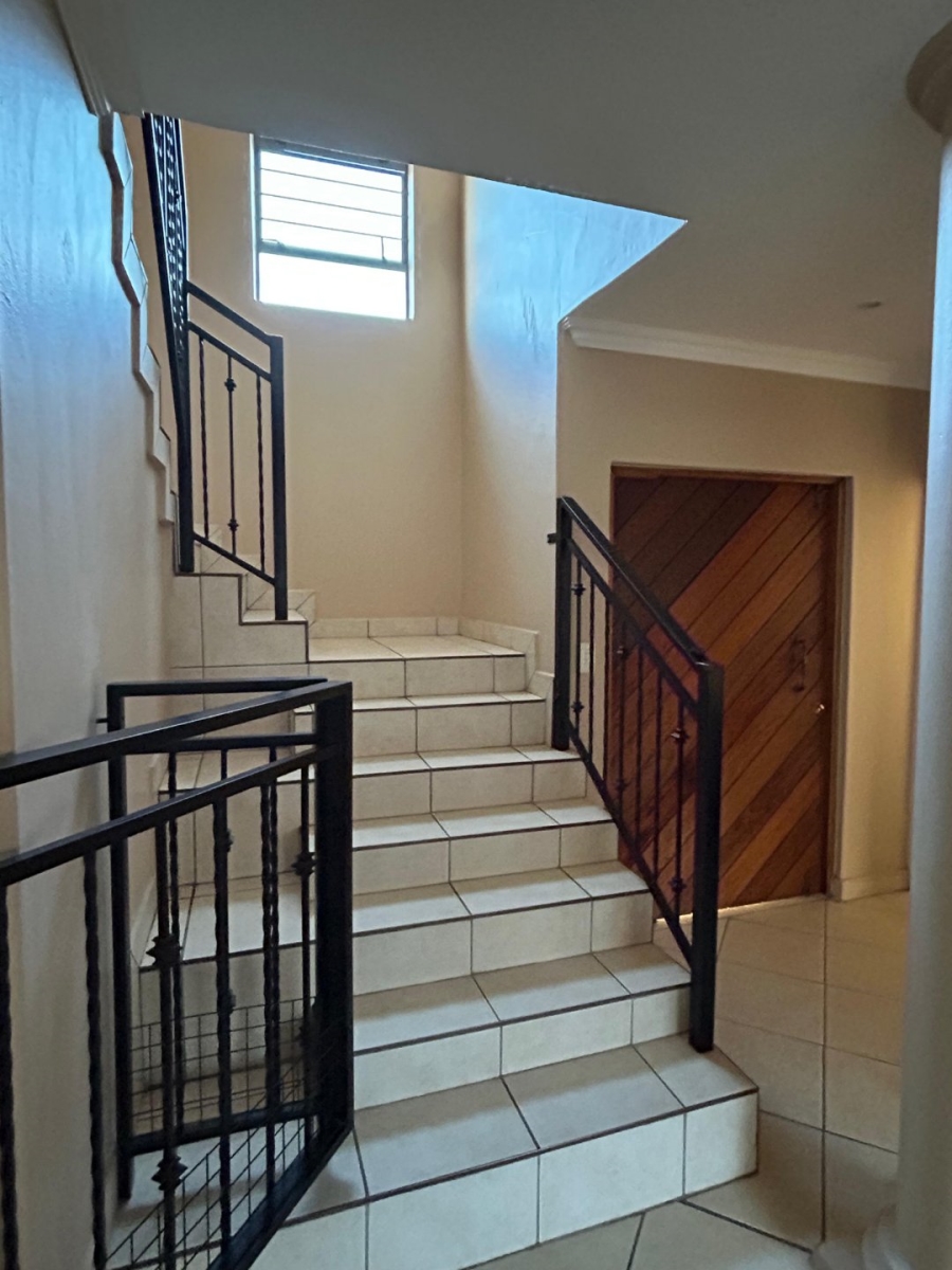 4 Bedroom Property for Sale in Faerie Glen Gauteng