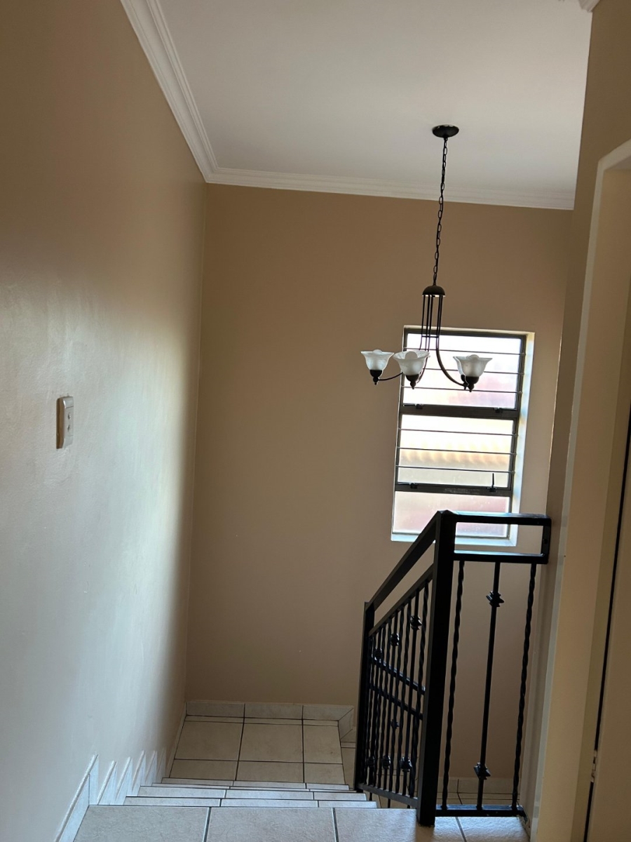 4 Bedroom Property for Sale in Faerie Glen Gauteng