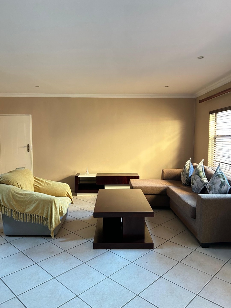 4 Bedroom Property for Sale in Faerie Glen Gauteng