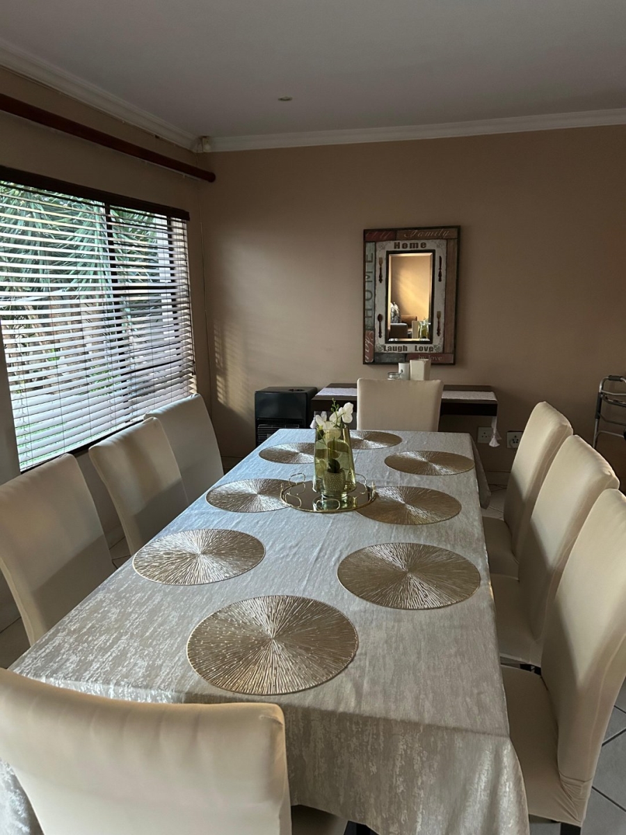 4 Bedroom Property for Sale in Faerie Glen Gauteng