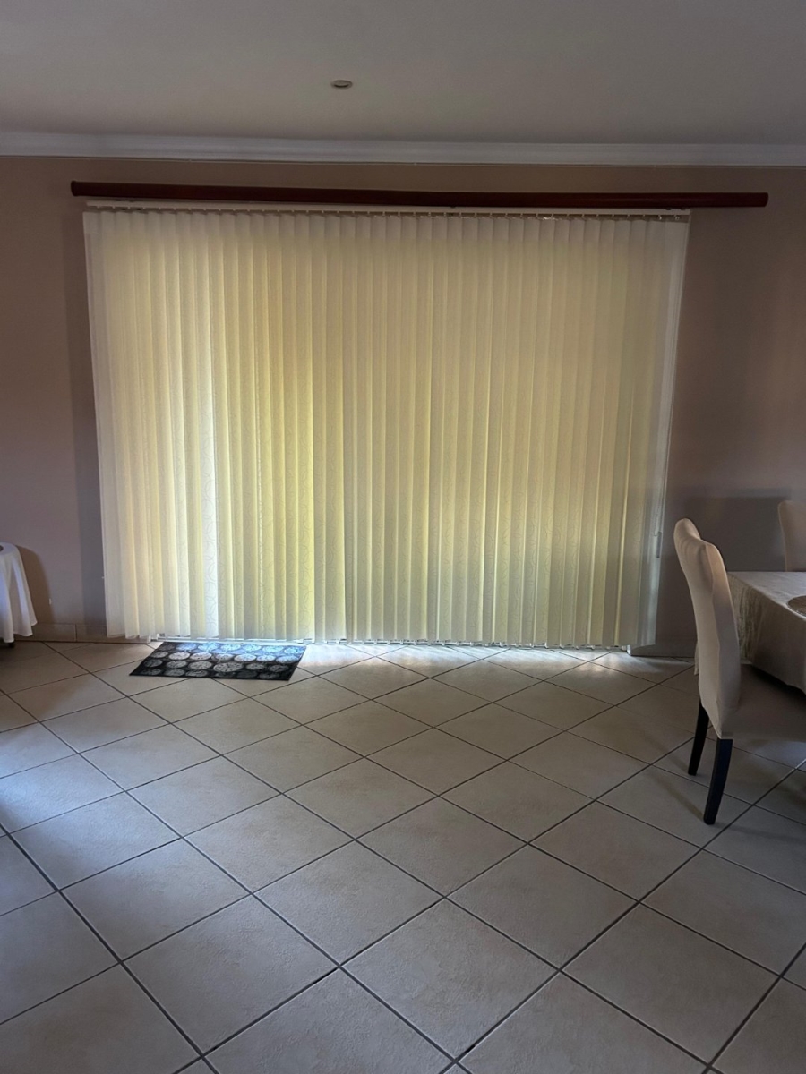 4 Bedroom Property for Sale in Faerie Glen Gauteng