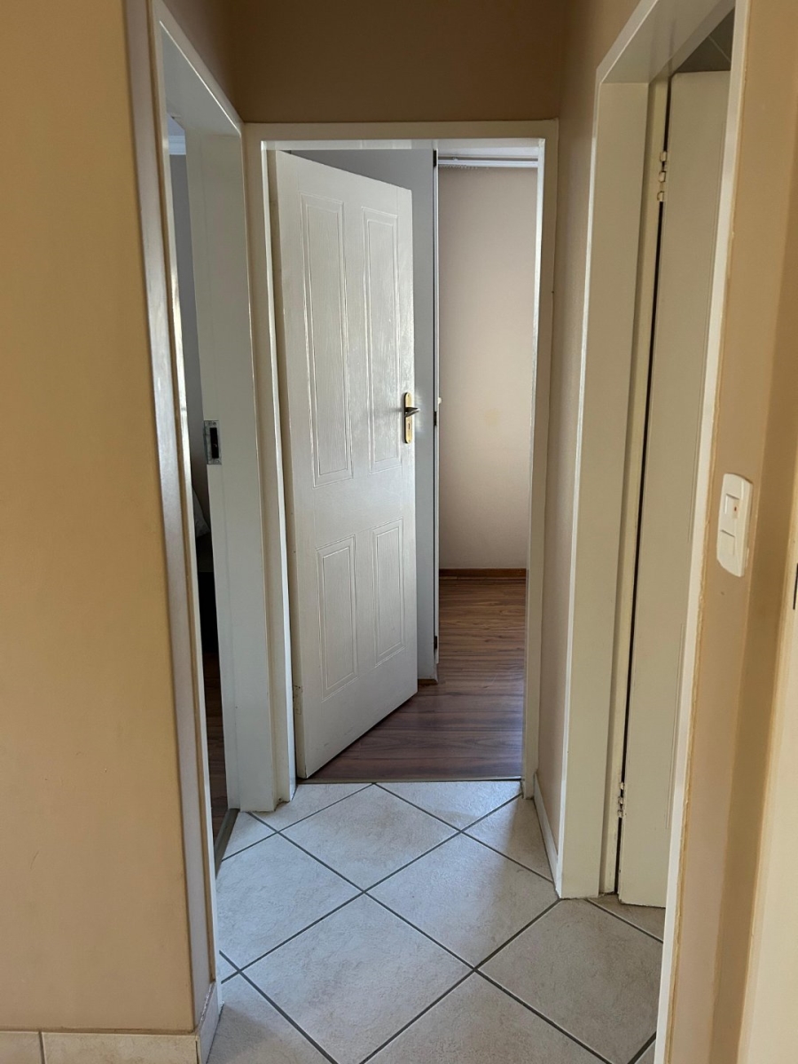 4 Bedroom Property for Sale in Faerie Glen Gauteng