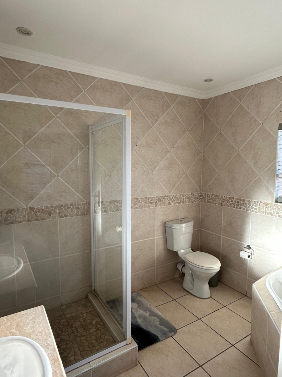 4 Bedroom Property for Sale in Faerie Glen Gauteng