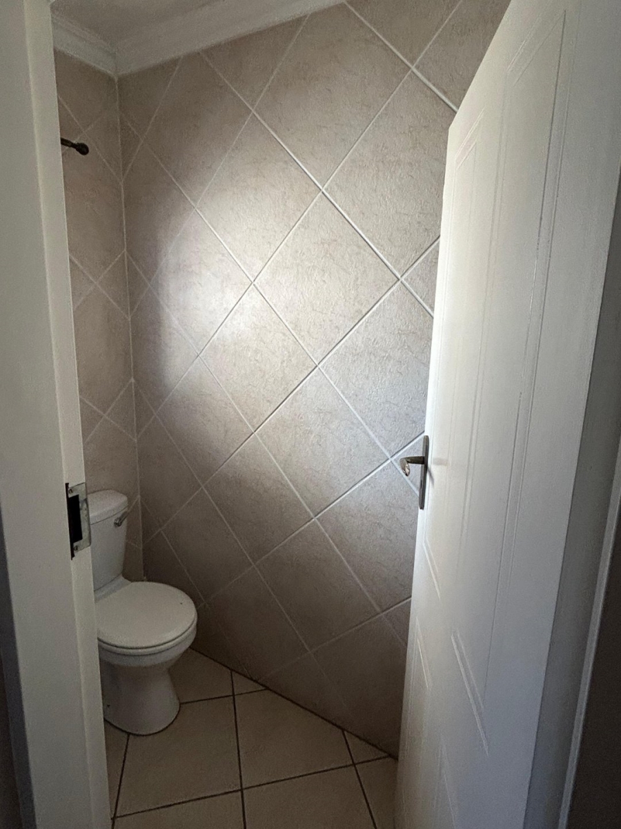 4 Bedroom Property for Sale in Faerie Glen Gauteng