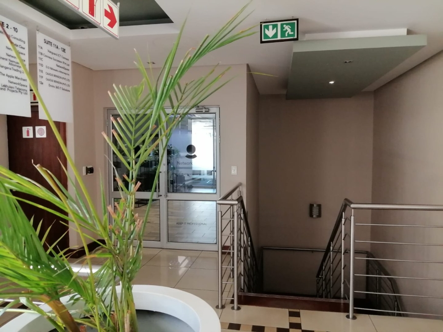 To Let Commercial Property for Rent in Die Hoewes Gauteng