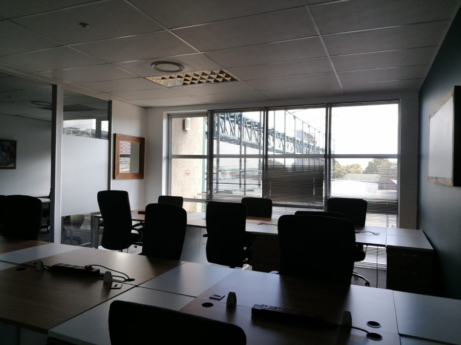 To Let Commercial Property for Rent in Die Hoewes Gauteng