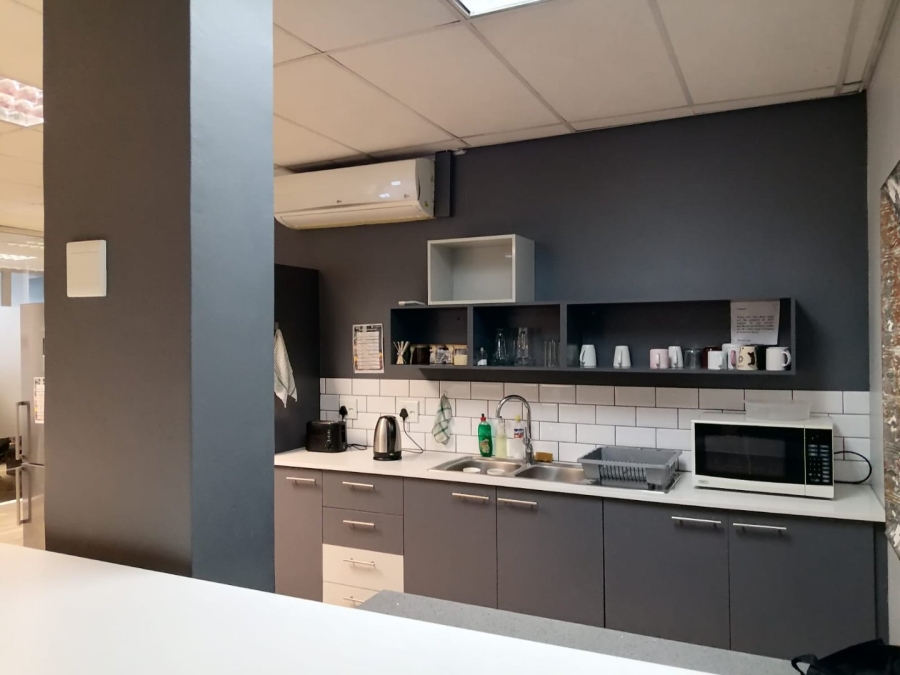 To Let Commercial Property for Rent in Die Hoewes Gauteng